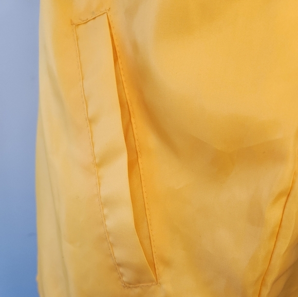 80s Jaguar Sports Car Vest - Picture 7 of 10